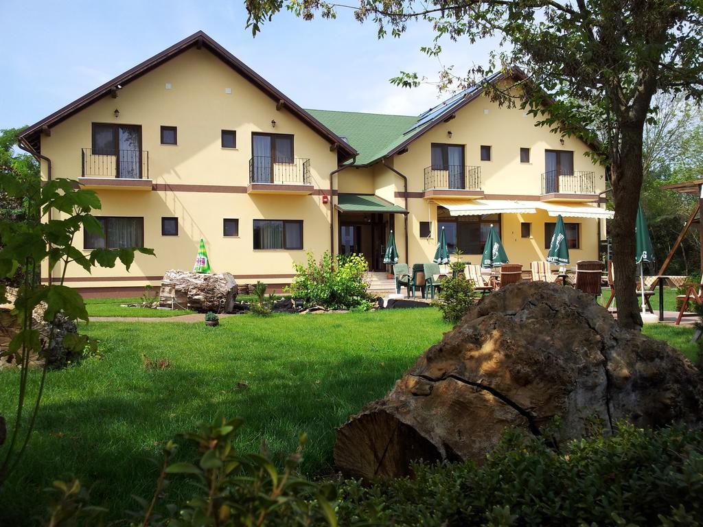 Pensiunea Lunca Arad Exterior foto